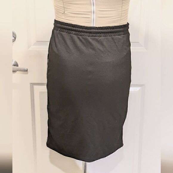 EUC Gerry Weber Casual 10 Casual Stretch Skirt with Sparkly Gold Side Stripes - Picture 6 of 8